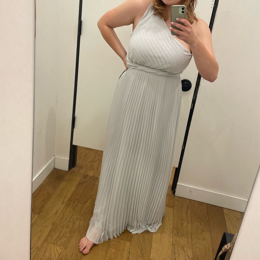 One-shoulder bridesmaid/wedding guest dress